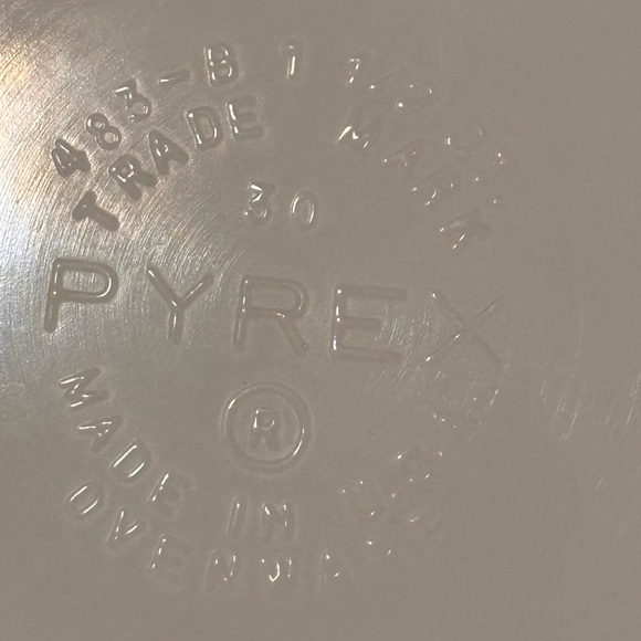 Vintage Pyrex Mixing Bowls – Yellow and Blue, Mid-Century Ovenware - Picture 5 of 8